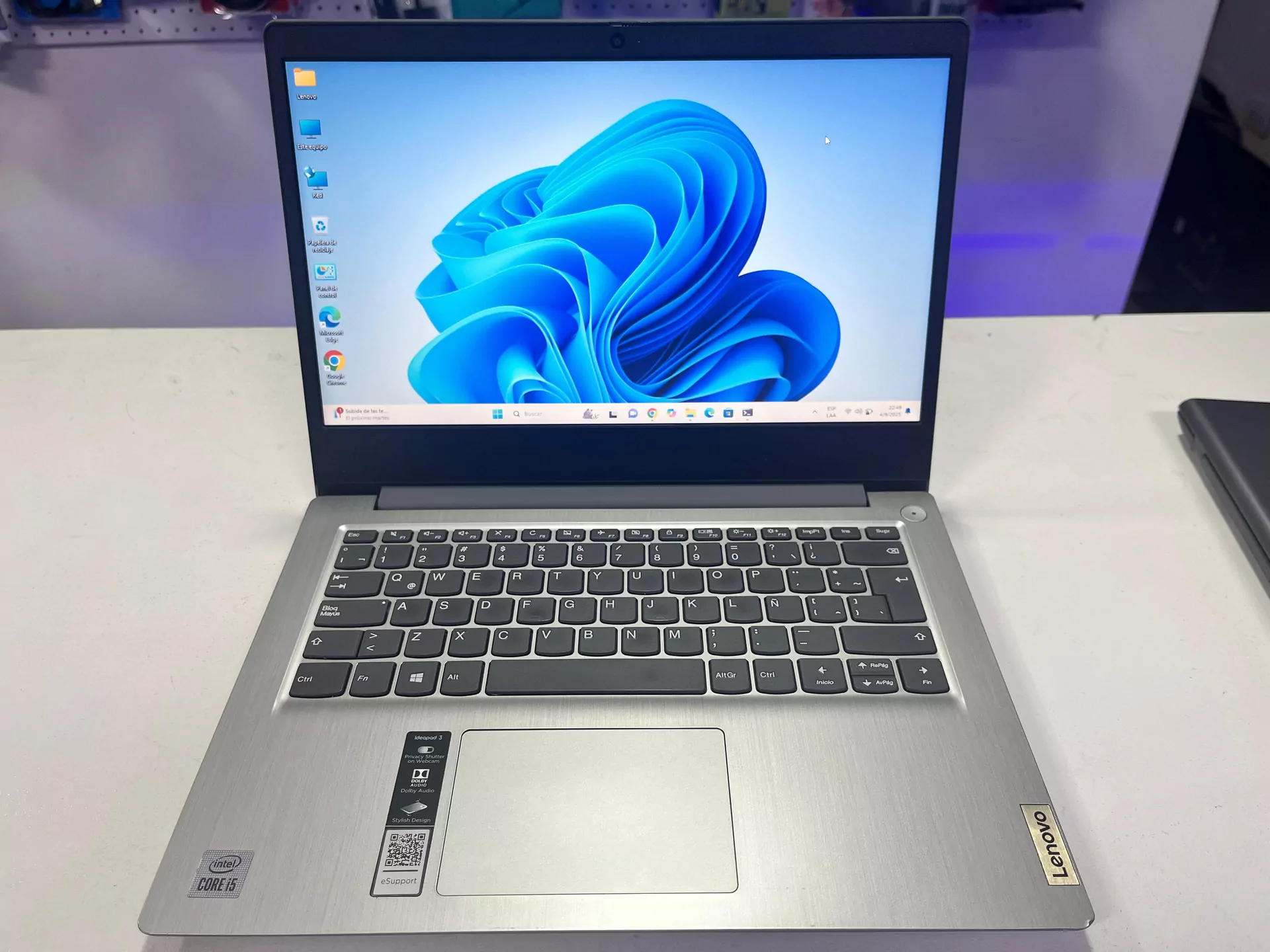 NOTEBOOK  LENOVO IDEAPAD 3 - USADA C/ GARANTIA - i5 10ª gen- 8gb RAM - 256GB SSD - 14 (Ampliable 16GB Ram)